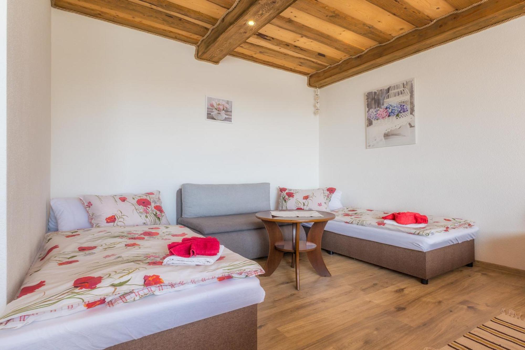 Privat Na Vrsku Apartment Zdiar Bagian luar foto