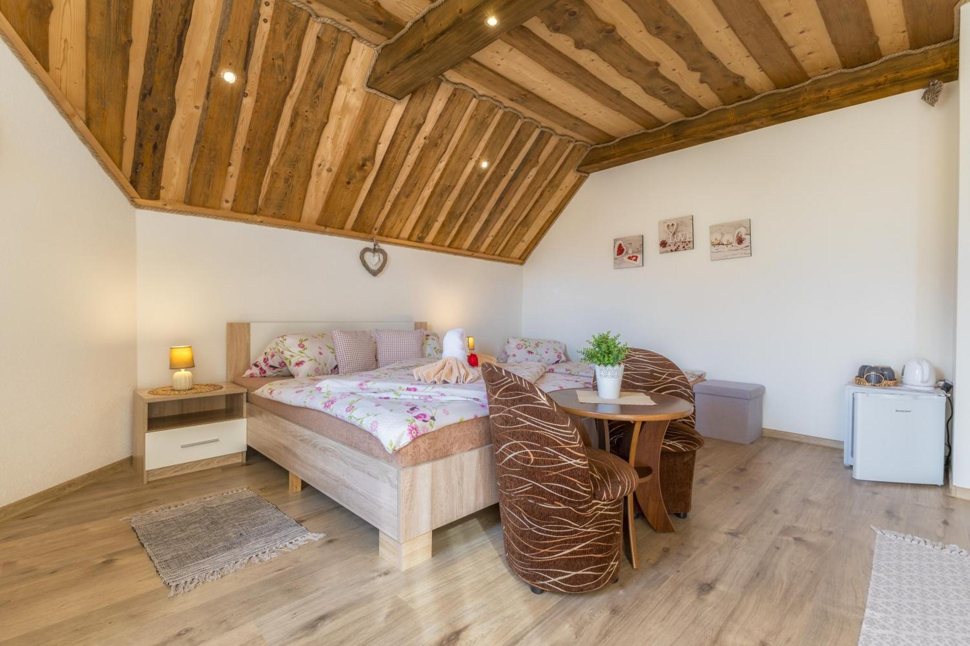 Privat Na Vrsku Apartment Zdiar Bagian luar foto